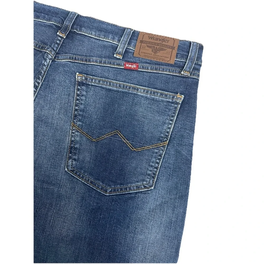 Wrangler‎ Men's Relaxed Boot Leg Opening Free To Stretch Denim Jeans 38X30 New